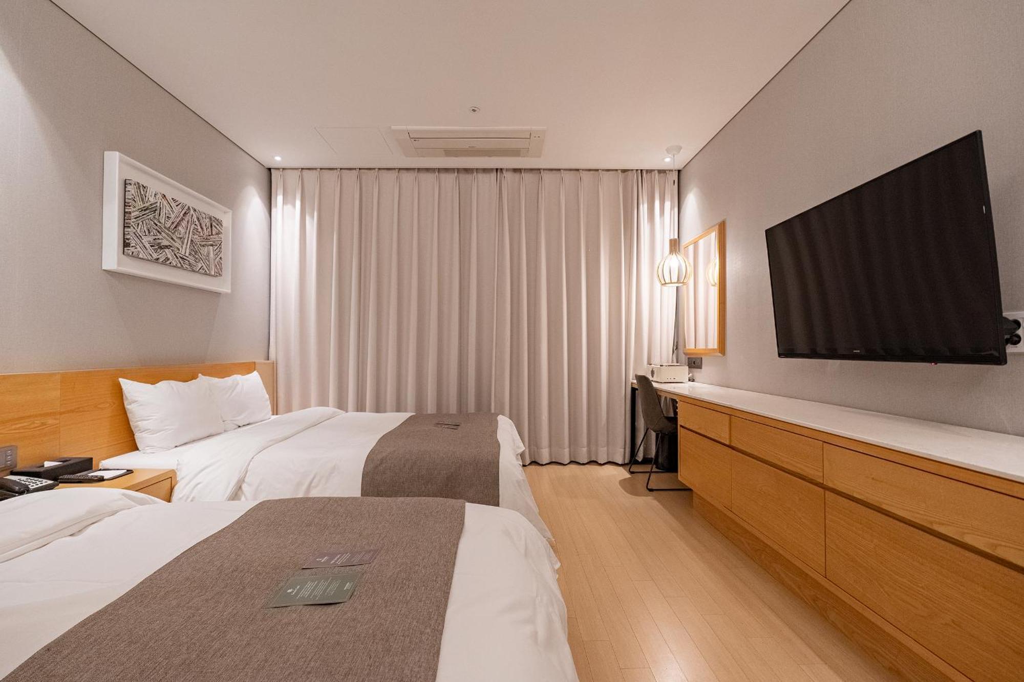 Gloucester Hotel Чхонджу Экстерьер фото